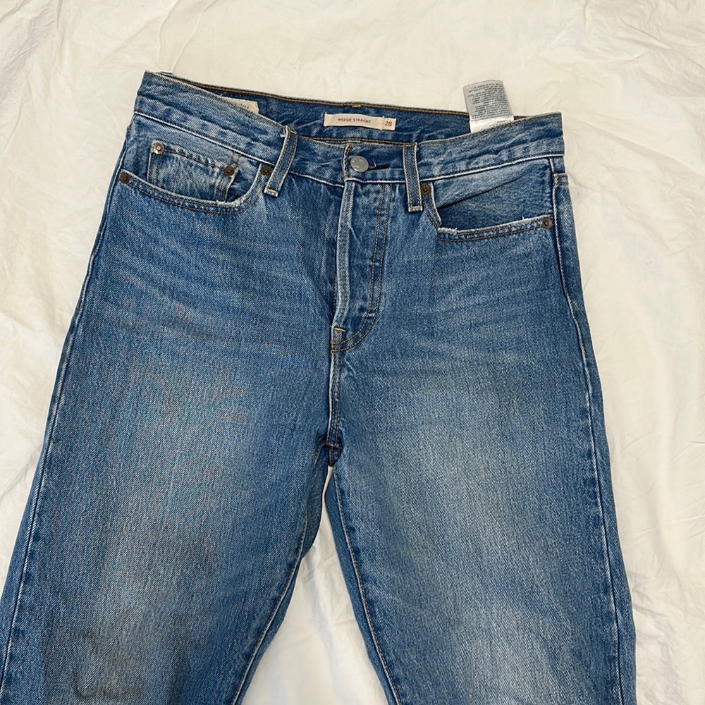 Levis wedgie straight